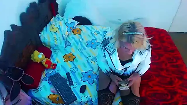 Candy-love87 online show from February 7, 2:36 pm