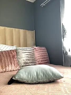 Nicole Liam  online show from November 8, 8:51 am