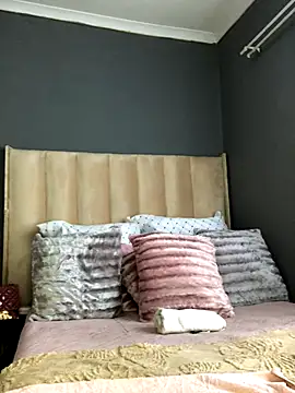 Nicole Liam  online show from November 3, 4:07 am