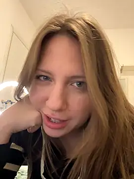 Snapshot of Sashabunny chatting on November 24, 7:47 pm Sashabunny online show from November 24, 7:47 pm