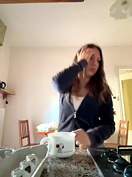 Snapshot of Sashabunny chatting on December 14, 1:28 pm Sashabunny online show from December 14, 1:28 pm