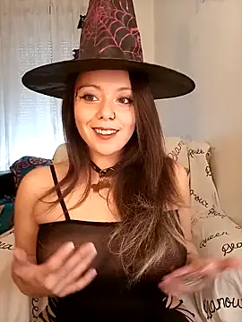 Snapshot of Kimiechanuwu chatting on October 31, 4:03 pm Kimiechanuwu online show from October 31, 4:03 pm