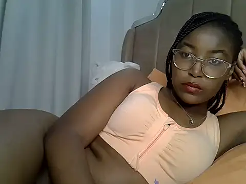 Snapshot of hot_sexy_choco chatting on July 1, 11:21 am hot sexy choco online show from July 1, 11:21 am