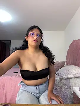 Snapshot of tati__22 chatting on October 6, 6:08 pm tati 22 online show from October 6, 6:08 pm