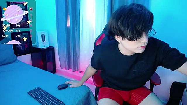 Snapshot of andyboy- chatting on March 11, 9:59 pm andyboy- online show from March 11, 9:59 pm