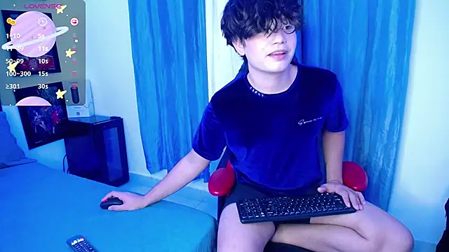 Snapshot of andyboy- chatting on February 22, 1:22 am andyboy- online show from February 22, 1:22 am