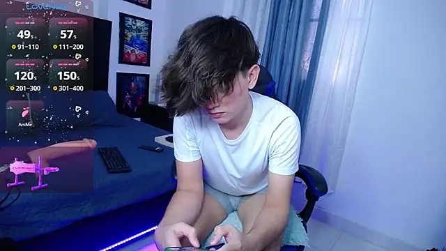 Snapshot of andyboy- chatting on October 17, 10:22 pm andyboy- online show from October 17, 10:22 pm