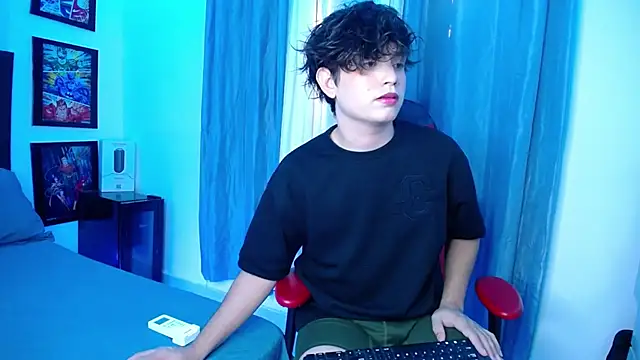 Snapshot of andyboy- chatting on February 10, 10:09 pm andyboy- online show from February 10, 10:09 pm