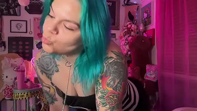 Snapshot of CherryBombBomb chatting on October 29, 4:11 am CherryBombBomb online show from October 29, 4:11 am