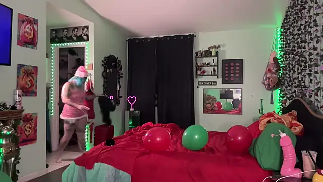 Snapshot of CherryBombBomb chatting on December 22, 4:01 am CherryBombBomb online show from December 22, 4:01 am