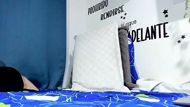 Snapshot of Aronxxs chatting on November 15, 9:02 am Aronxxs online show from November 15, 9:02 am