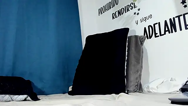 Snapshot of Aronxxs chatting on November 24, 9:20 am Aronxxs online show from November 24, 9:20 am