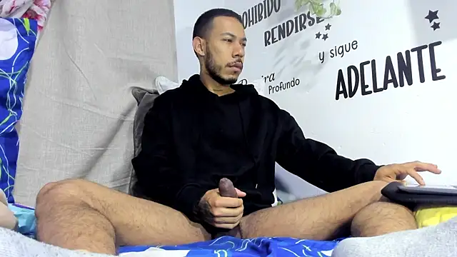 Snapshot of Aronxxs chatting on January 13, 10:19 am Aronxxs online show from January 13, 10:19 am