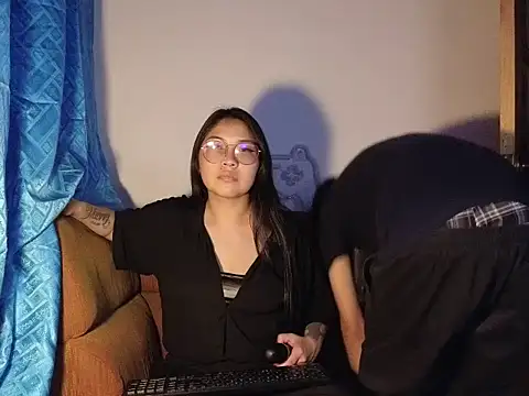 Caroll Luna online show from December 3, 4:31 am
