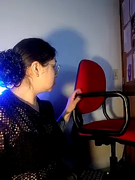 Caroll Luna online show from December 17, 4:12 am