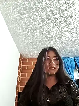 Caroll Luna online show from March 15, 4:46 am