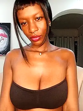 Snapshot of Ayrella02 chatting on February 2, 1:48 am Ayrella02 online show from February 2, 1:48 am