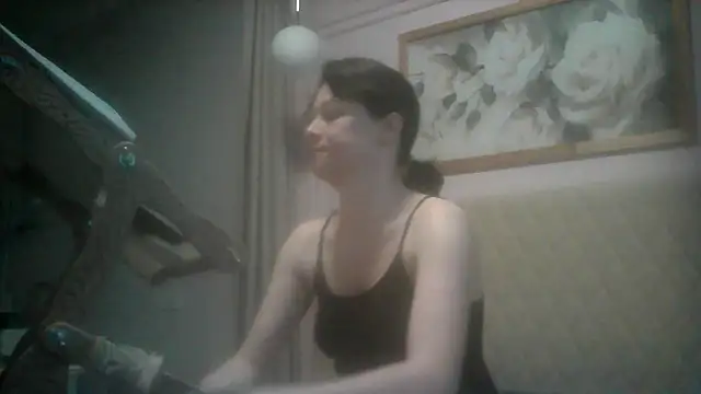 SunElizabeth online show from April 6, 1:56 am