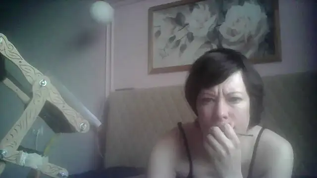 SunElizabeth online show from June 5, 1:32 am