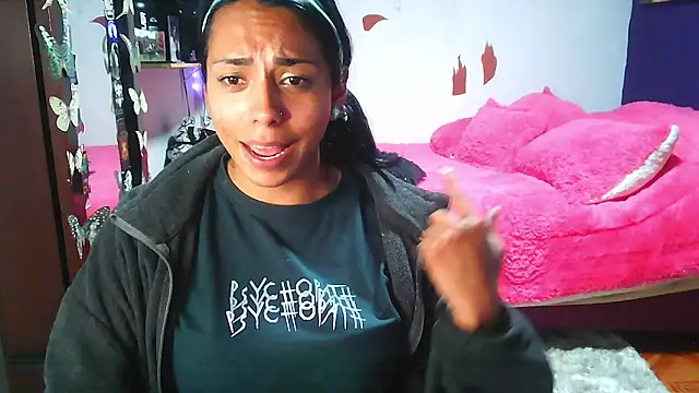 Snapshot of arlette_sweet01 chatting on March 25, 3:28 am arlette sweet01 online show from March 25, 3:28 am