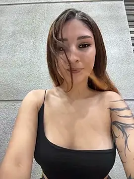 Mon Cherry online show from March 29, 1:40 am