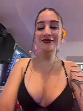 Mon Cherry online show from April 30, 1:23 am