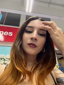 Mon Cherry online show from April 11, 11:30 pm