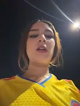 Mon Cherry online show from March 27, 1:14 am