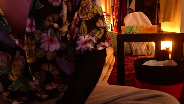 Snapshot of Ashinaga_oj chatting on February 8, 9:13 am Ashinaga oj online show from February 8, 9:13 am