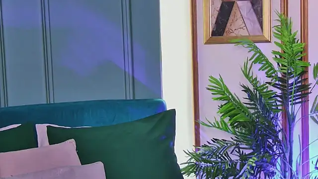 LunaWills  online show from February 20, 5:15 am