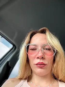 LavenderHot online show from June 15, 2:01 am