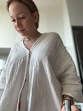 LavenderHot online show from March 17, 1:41 am