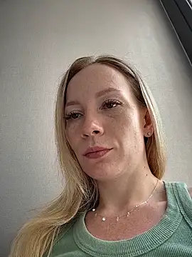 LavenderHot online show from March 28, 1:28 am