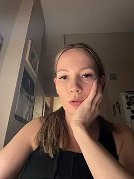 LavenderHot online show from November 23, 12:15 pm