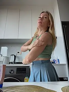 LavenderHot online show from April 1, 1:51 am