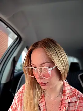 LavenderHot online show from June 18, 1:48 am