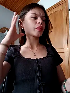Snapshot of Violeta_12- chatting on May 27, 9:55 pm Violeta 12- online show from May 27, 9:55 pm