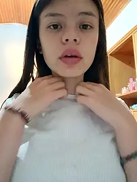 Snapshot of Violeta_12- chatting on June 7, 11:54 pm Violeta 12- online show from June 7, 11:54 pm