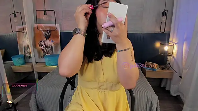 Snapshot of _julietta chatting on June 18, 1:05 pm julietta online show from June 18, 1:05 pm