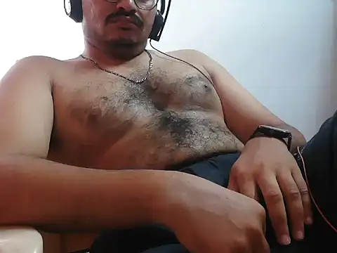 naughtymike0007 online show from April 4, 1:45 am