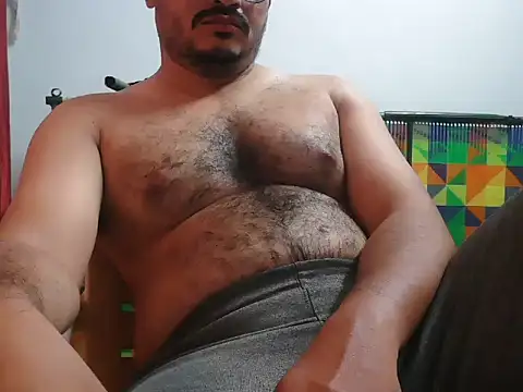 Snapshot of naughtymike0007 chatting on June 19, 5:08 pm naughtymike0007 online show from June 19, 5:08 pm