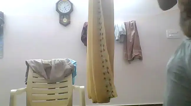 Snapshot of naughtymike0007 chatting on February 17, 11:33 pm naughtymike0007 online show from February 17, 11:33 pm