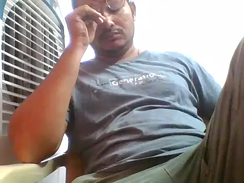 Snapshot of naughtymike0007 chatting on October 15, 2:43 am naughtymike0007 online show from October 15, 2:43 am