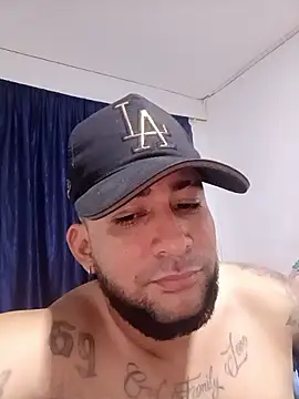 Snapshot of sexjim01 chatting on June 17, 4:45 am sexjim01 online show from June 17, 4:45 am