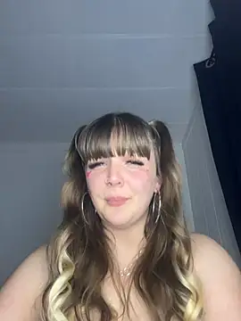 Snapshot of Lalalust69 chatting on February 14, 8:21 am Lalalust69 online show from February 14, 8:21 am