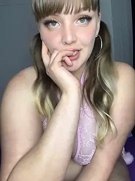 Snapshot of Lalalust69 chatting on December 27, 5:20 am Lalalust69 online show from December 27, 5:20 am