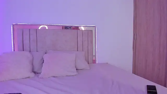 Deiisy Queen online show from November 21, 7:35 pm