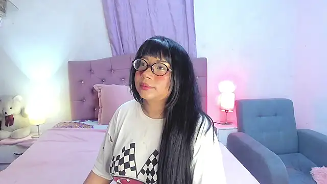 Latinabombsheell online show from May 26, 6:33 am