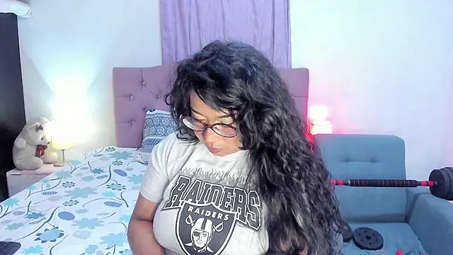 Latinabombsheell online show from June 24, 6:01 am