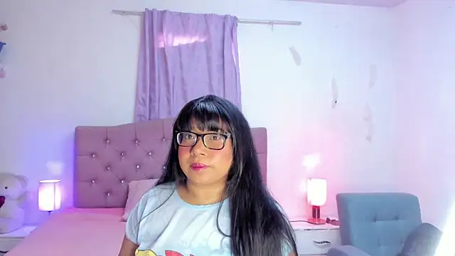 Latinabombsheell online show from December 19, 1:24 pm